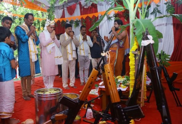 పోలీస్ హెడ్‌క్వార్టర్స్‌లో ఘనంగా ఆయుధపూజ కార్యక్రమం-*ఆయుధపూజలో పాల్గొన్న పోలీస్ కమిషనర్ సునీల్ దత్*