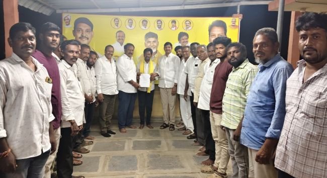మండల పరిధి పుల్లపాడు MPTC అభ్యర్థిగా మురాల ఫణికుమార్ 