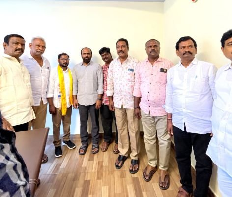 ఉయ్యూరు మునిసిపల్ చైర్మన్ అభ్యర్థి ప్రవీణ్ కుమార్‌ను గెలిపించాలి