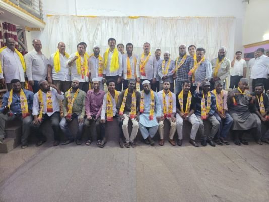 హిందూపురంలో 50 మంది వైసీపీ నుండి టిడిపిలోకి చేరిక