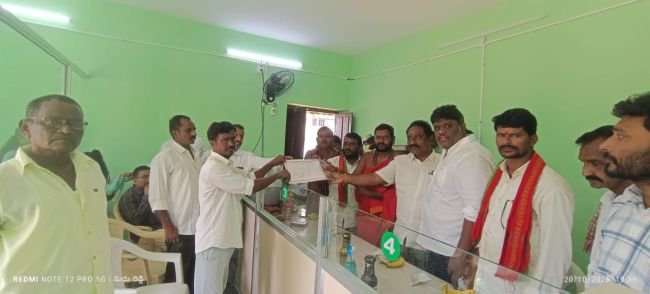 నేరేడుచర్ల సహకార సంఘంలో నూతన కౌంటర్ ప్రారంభం