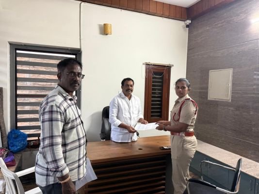 వైసీపీ సీనియర్ నేత సిద్ధగుంట సుధాకర్ రెడ్డికి పోలీసుల నోటీసులు.  చర్యలపై వైసీపీ శ్రేణుల అభ్యంతరం.
