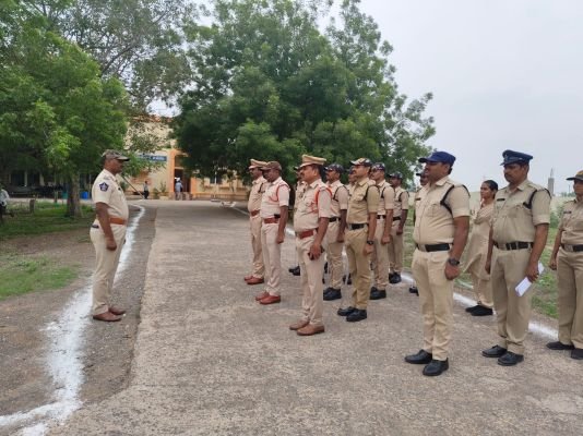 పటిష్ట బందోబస్తు మధ్య మొదలైన నామినేషన్ ప్రక్రియ.