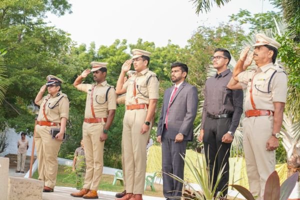 పోలీసు అమరుల త్యాగాలు చిరస్మరణీయం