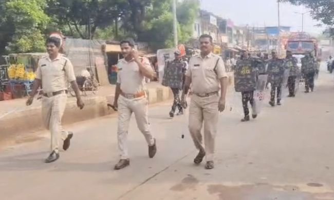 ఆత్మకూరులో పోలీస్ కవాతు 
