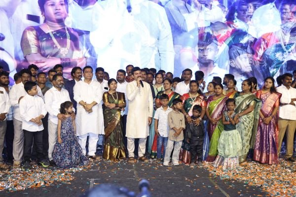 జనసందోహం నడుమ దసరా వైభవం.. ఇల్లెందు వేడుకల్లో పాల్గొన్న మంత్రి పొంగులేటి*