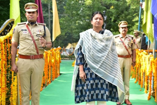 పోలీస్ అమరవీరుల త్యాగాలు చిరస్మరణీయం – వారి సేవలు స్ఫూర్తిదాయకం: కలెక్టర్ చిత్రా మిశ్రా, సీపీ గౌష్ ఆలం