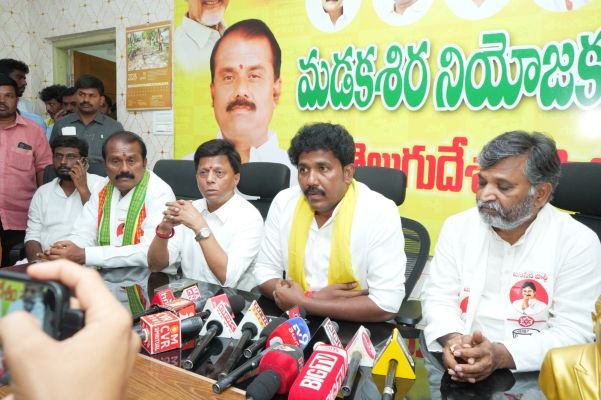 మడకశిర మున్సిపల్ పీఠం కూటమిదే. అత్యధిక మెజారిటీతో గెలుస్తాం.