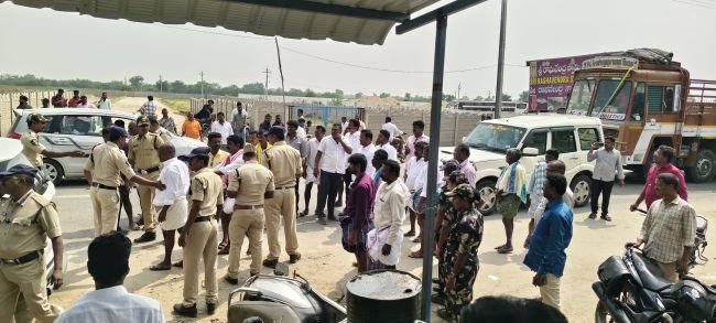 మంత్రాలయంలో టీడీపీ–వైసీపీ మధ్య రణరంగం!