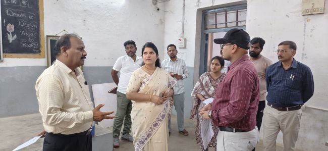 మున్సిపల్ ఎన్నికల ఏర్పాట్లలో ఎలాంటి నిర్లక్ష్యానికి తావివ్వొద్దు-జిల్లా కలెక్టర్ రాజకుమారి గణియా