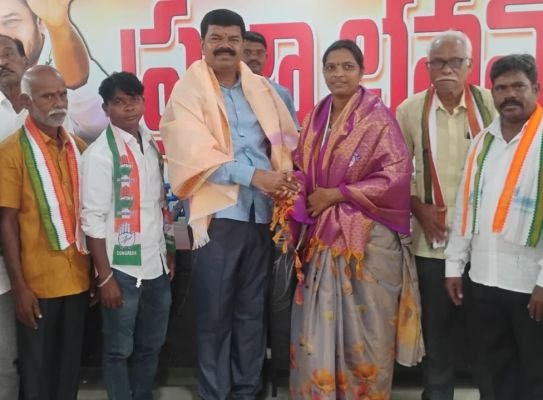 ఎమ్మెల్యేను కలిసిన బూర్గంపాడు మార్కెట్ కమిటీ చైర్మన్ 