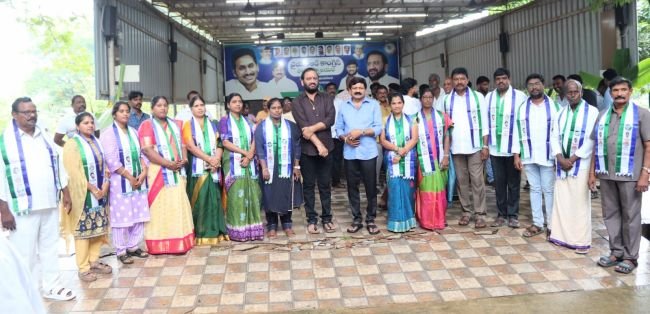 కొడవలూరు మండల జడ్పీటీసీ, ఎంపీటీసీ అభ్యర్థులను ప్రకటించిన మాజీ మంత్రి నల్లపరెడ్డి..