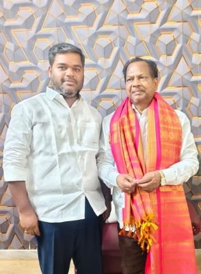 మాజీ మంత్రి డాక్టర్ ఏ. చంద్రశేఖర్‌కు దసరా శుభాకాంక్షలు తెలిపిన మరాఠి శివప్రసాద్