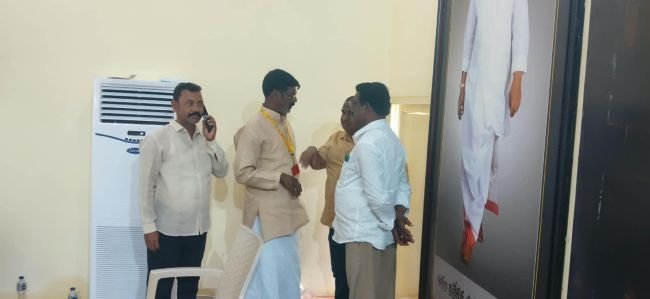కూటమి అభ్యర్థులకు విజయం చేకూర్చాలి -టిడిపి పరిశీలకులు మోహన్ రెడ్డి 