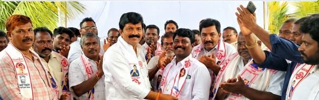 వైసీపీ నుంచి జనసేనలోకి 350 మత్స్యకార కుటుంబాలు!