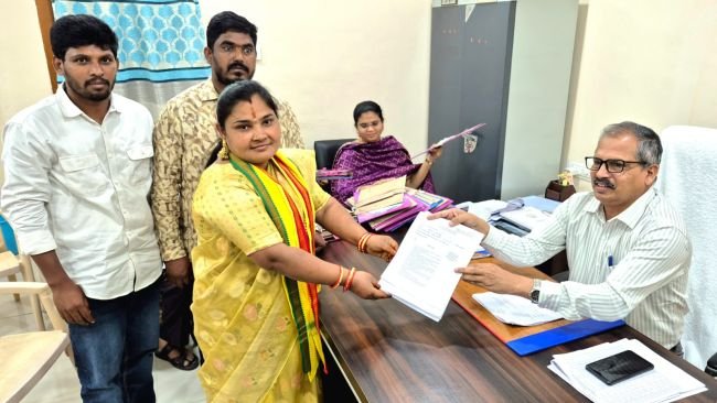రాజకీయ అనుభవమే బలం