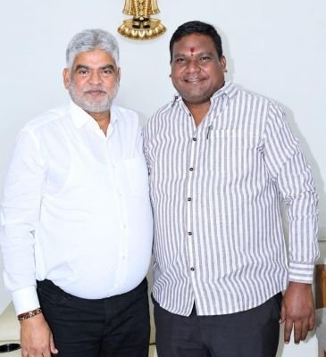 స్పీకర్ గడ్డం ప్రసాద్ కుమార్‌కు దసరా శుభాకాంక్షలు తెలిపిన మార్కెట్ కమిటీ చైర్మన్ చాపల శ్రీనివాస్ ముదిరాజ్