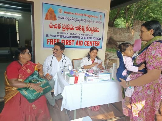 బ్రహ్మోత్సవాలలో వైద్య సేవలు బెష్ -సేవాస్ఫూర్తితో స్విమ్స్, బర్డ్ విశేష వైద్య సేవలు -అలిపిరి, శ్రీవారిమెట్టు ప్రథమ చికిత్స కేంద్రాలు  -4 వేల మంది భక్తులకు ఉచిత మందుల పంపిణీ తిరుమలలో కార్డియాలజీ, ఆర్థోపెడిక్ 24 గంటల సేవలు  -వైద్యులను సిబ్బందిని అభినందించిన స్విమ్స్ డైరెక్టర్ డాక్టర్ జగదీష్ 