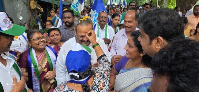 నిరంతరం ప్రజల మధ్య ఉండే వ్యక్తిని నేను:..... కోలగట్ల వీరభద్ర స్వామి