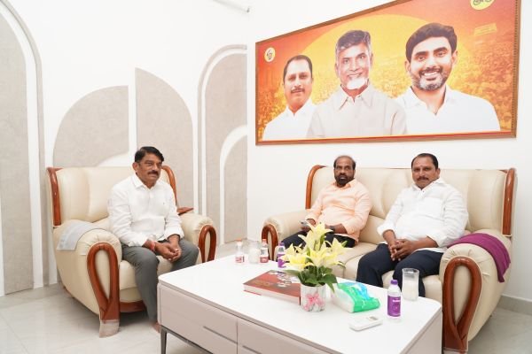 అనంతపురం నగరపాలక సంస్థ ఎన్నికలపై  మంత్రి సత్యకుమార్ యాదవ్, ఎమ్మెల్యే దగ్గుపాటి ప్రసాద్ సమాలోచనలు  