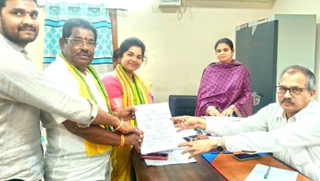  విద్యావంతురాలిగా రాజకీయ అరంగేట్రం..  * విజయమే లక్ష్యంగా ముందడుగు *