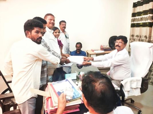 ప్రశాంతంగా నామినేషన్ల ప్రక్రియ   * తొలి రోజు 11 నామినేషన్లు దాఖలు *