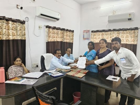 ఆత్మకూరులో తొలిరోజు 5 మంది ఎంపీటీసీ స్థానాలకు నామినేషన్లు దాఖలు 