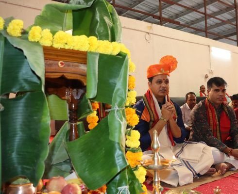 ఆయుధ పూజలు నిర్వహించిన జిల్లా ఎస్పీ