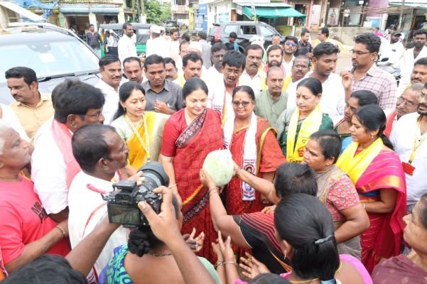 జనంలో ఉంటూ.. ప్రజల కోసం పనిచేసే నాయకత్వానికే ప్రాధాన్యం