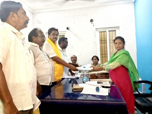ఎంపీటీసీ అభ్యర్థిగా వేములపల్లి  నామినేషన్