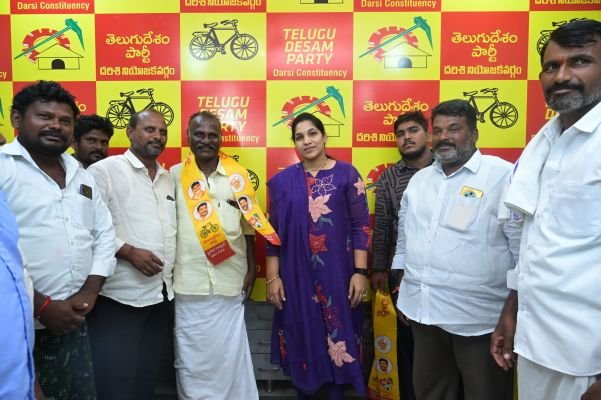 నియోజకవర్గంలో జరుగుతున్న సంక్షేమం అభివృద్ధి , గొట్టిపాటి లక్ష్మి పై గల నమ్మకంతోనే.