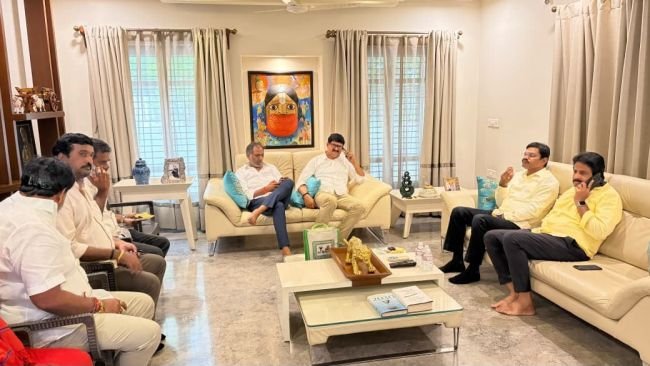 స్థానిక సంస్థల ఎన్నికల్లో కూటమి విజయమే లక్ష్యం  ఎన్నికల సమరానికి సమష్టి కార్యాచరణతో సిద్ధం కావాలి