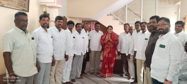 ఎమ్మెల్యే సునీత లక్ష్మారెడ్డికి దసరా శుభాకాంక్షలు తెలిపిన బీఆర్ఎస్ నాయకులు
