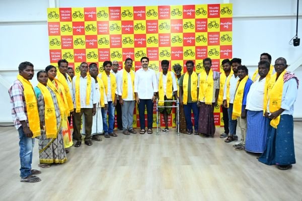 మంగళగిరి నియోజకవర్గంలో టీడీపీలోకి కొనసాగుతున్న చేరికలు