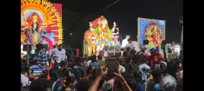 ఇల్లందులో ఘనంగా దసరా ఉత్సవాలు-పండుగ వేడుకలతో సందడిగా మారిన పట్టణం