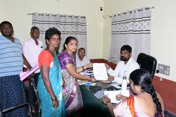 పాములపాడు లో 20 నామినేషన్లు 