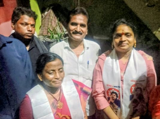 32వ వార్డులో జనసేన పార్టీ అభ్యర్థి మేరీ జాన్స్ మాసిపోకు ప్రచారం