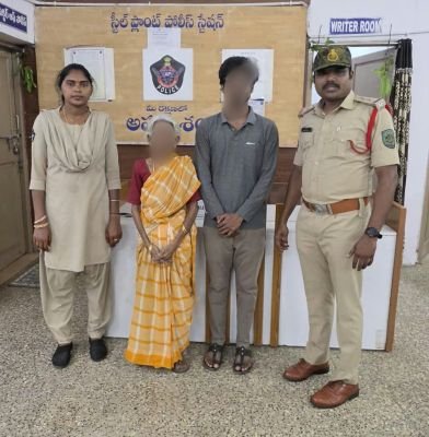 దారి తప్పిన వృద్ధురాలు.. క్షేమంగా చేర్చిన పోలీసులు!  