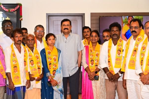 టీడీపీలోకి చేరిన మజ్జిపేట వైసీపీ నాయకులు