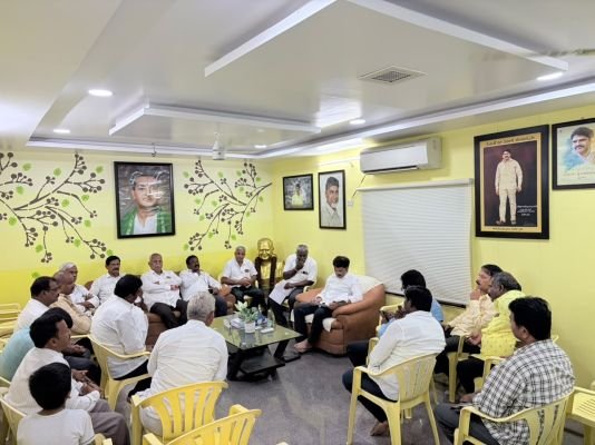స్థానిక సమరానికి టీడీపీ అభ్యర్థు ఖరారు : ఎమ్మెల్యే ఏలూరి ప్రకటన