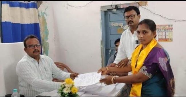 బోగోలు లో తొలిరోజు రెండు నామినేషన్ల
