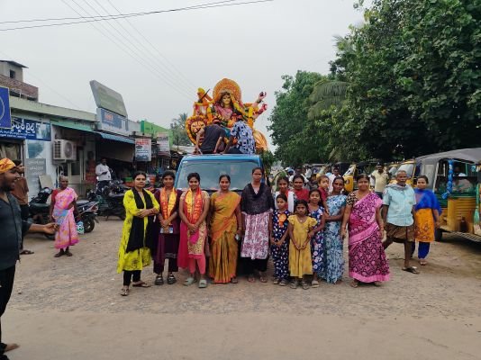 భక్తిశ్రద్ధల నడుమ అమ్మవారి నిమజ్జనోత్సవం  ఘనంగా ముగిసిన దసరా ఉత్సవాలు.. కోలాహలంగా శోభాయాత్రలు