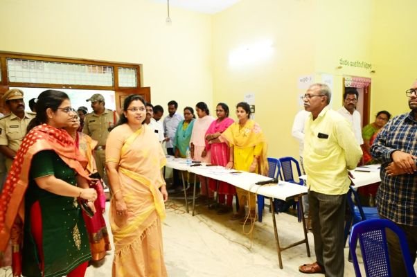 ఎంపీటీసీ నామినేషన్ల ప్రక్రియలో పారదర్శకతకు పెద్దపీట  అభ్యర్థులకు ఇబ్బందులు తలెత్తకుండా పకడ్బందీ ఏర్పాట్లు 