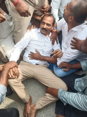 నామినేషన్లను అడ్డుకోవడం ప్రజాస్వామ్యంపై దాడే!    డాక్టర్ గోపిరెడ్డి శ్రీనివాసరెడ్డి ధ్వజం