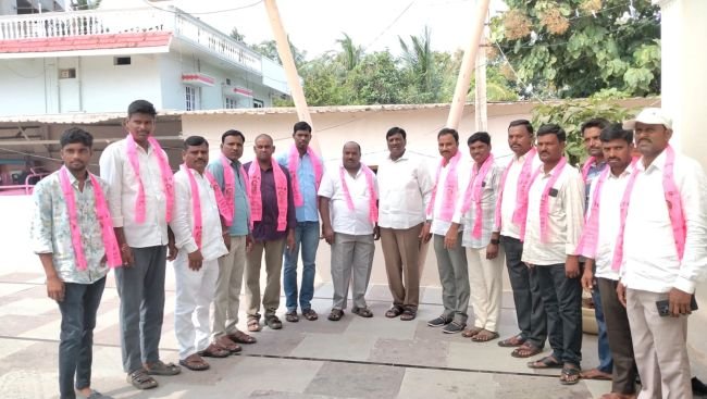 బీఆర్ఎస్ పార్టీలో భారీగా చేరికలు 