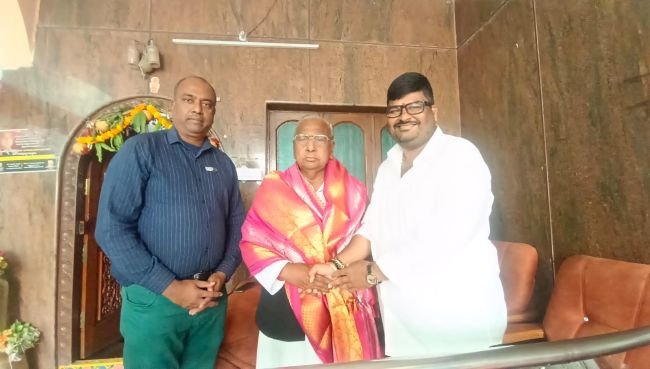 విహెచ్ కు  శుభాకాంక్షలు తెలిపిన కాంగ్రెస్ నాయకులు