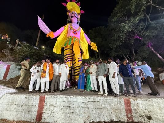రావణ దాహనంలో పాల్గొన్న శాసనసభ్యులు పద్మారావు గౌడ్ 
