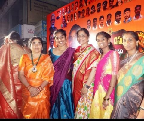 పండుగలు కలిసి జరుపుకుంటేనే సార్ధకత :మాజీ కార్పొరేటర్ క్యానం రాజ్యలక్ష్మి..