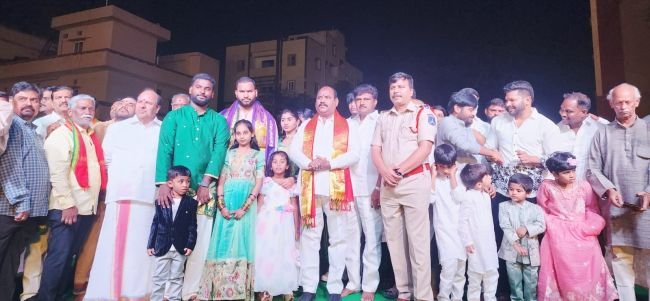 శేరిలింగంపల్లిలో రాగం నాగేందర్ యాదవ్ ఆధ్వర్యంలో.... ఘనంగా శమీ పూజ, రావణ దహనం