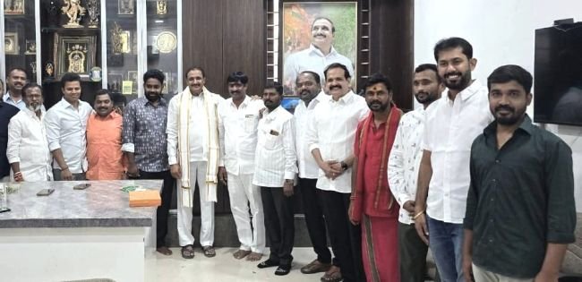  ఎమ్మెల్యే అరెకపూడి గాంధీకి దసరా శుభాకాంక్షలు తెలిపిన ప్రజాప్రతినిధులు